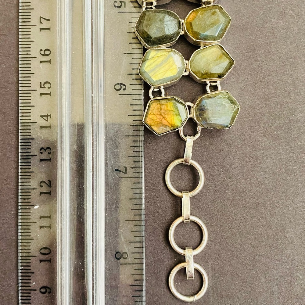 Labradorite Bracelet - Picture 5 of 7